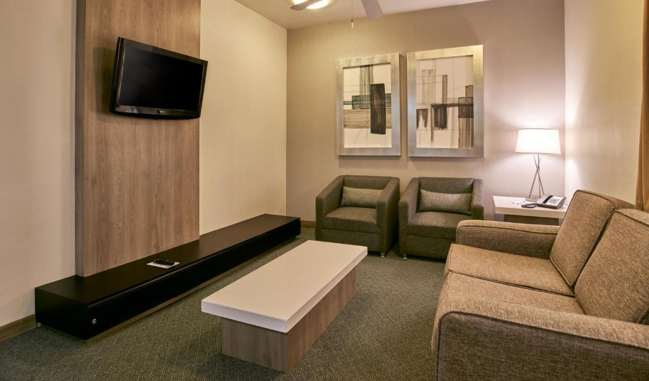 Holiday Inn Hotel & Suites Chihuahua By Ihg Buitenkant foto
