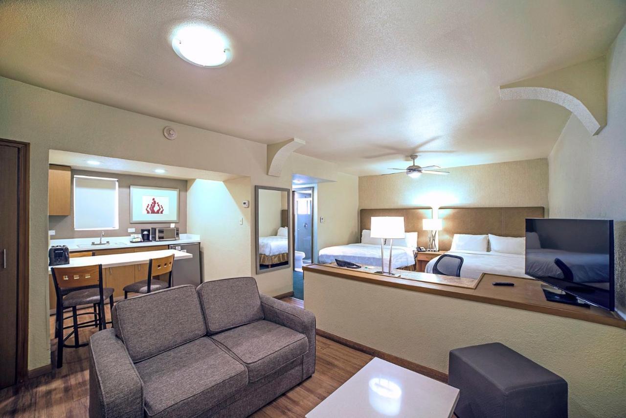Holiday Inn Hotel & Suites Chihuahua By Ihg Buitenkant foto