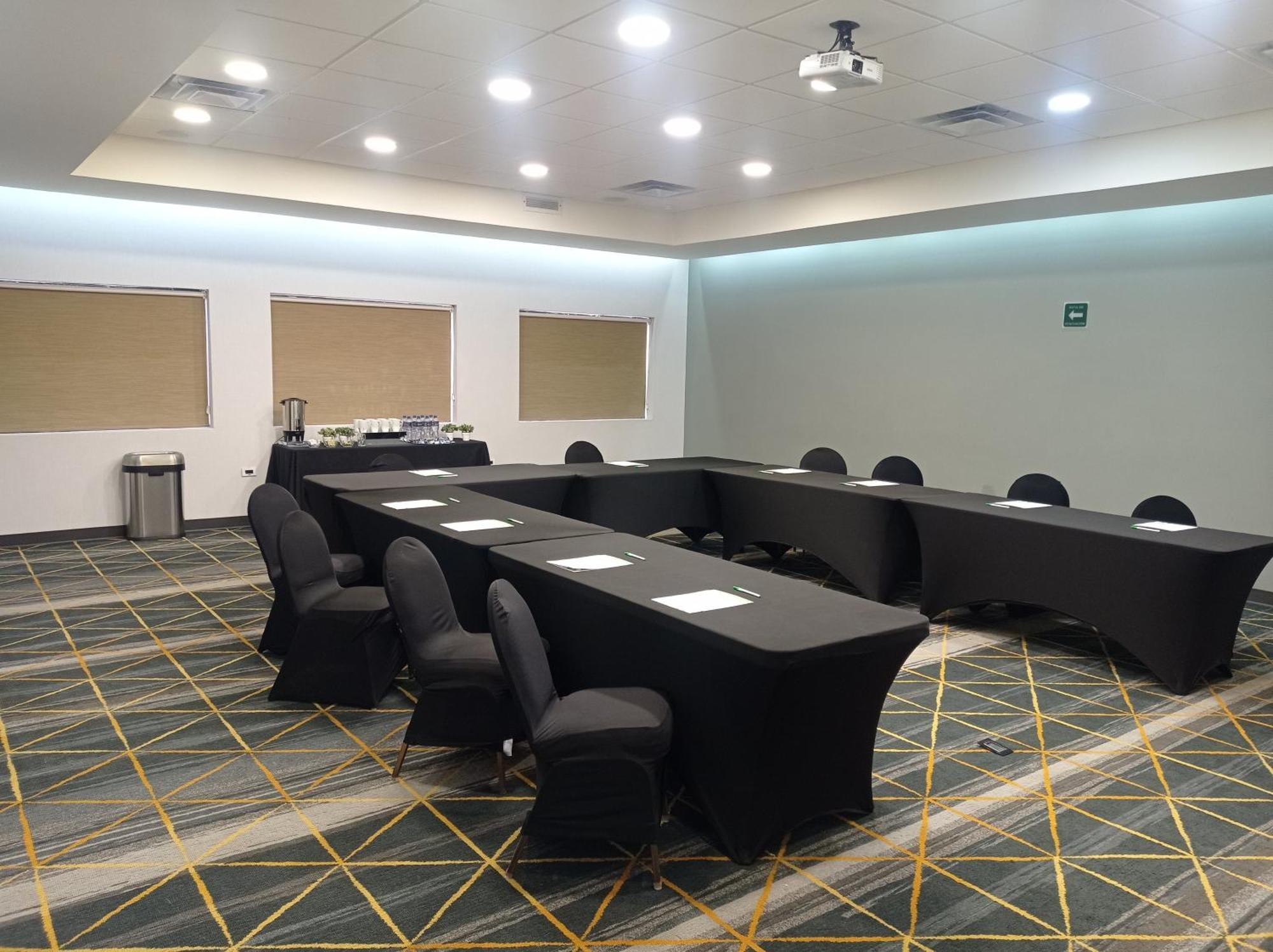 Holiday Inn Hotel & Suites Chihuahua By Ihg Buitenkant foto