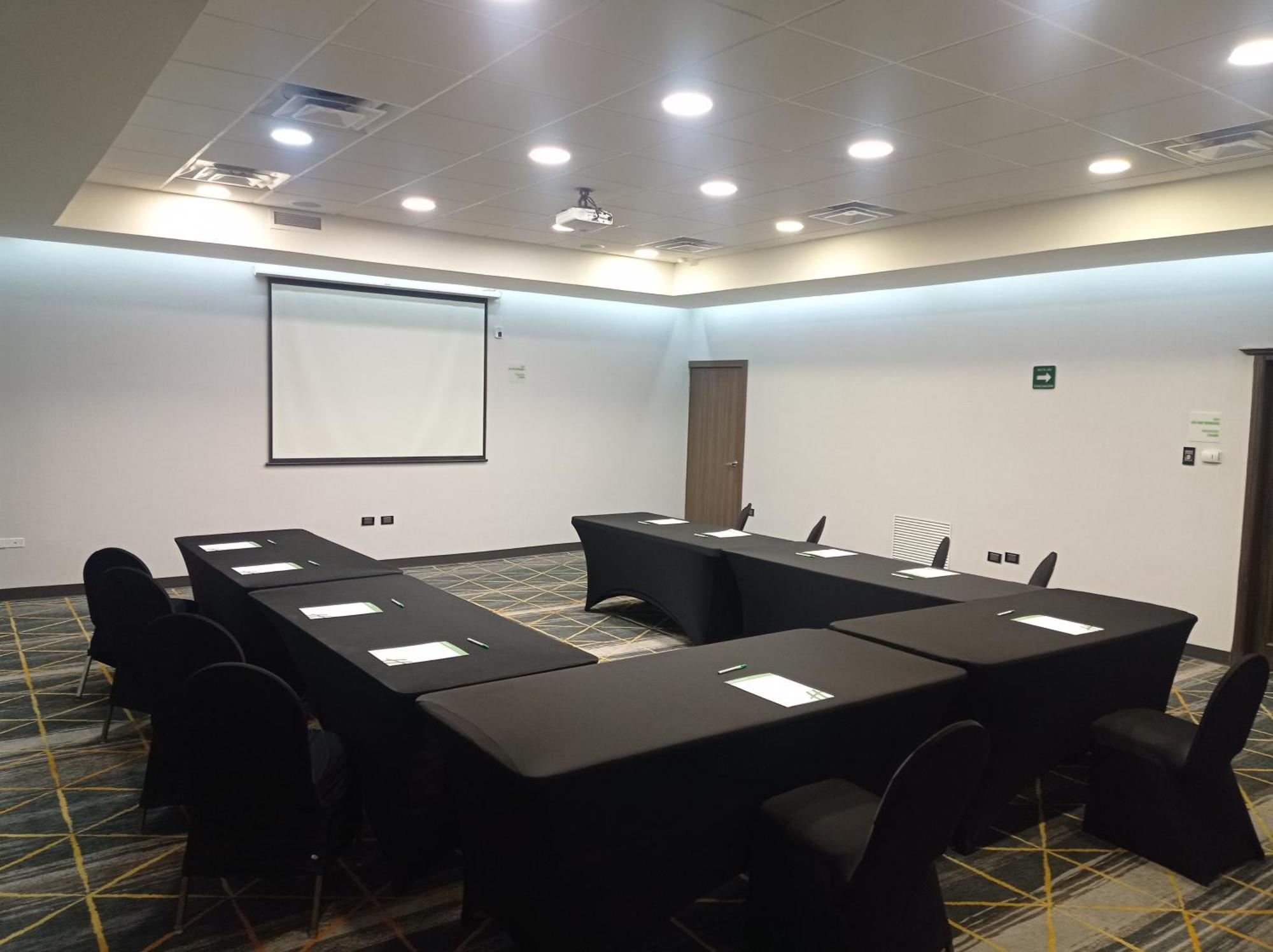 Holiday Inn Hotel & Suites Chihuahua By Ihg Buitenkant foto